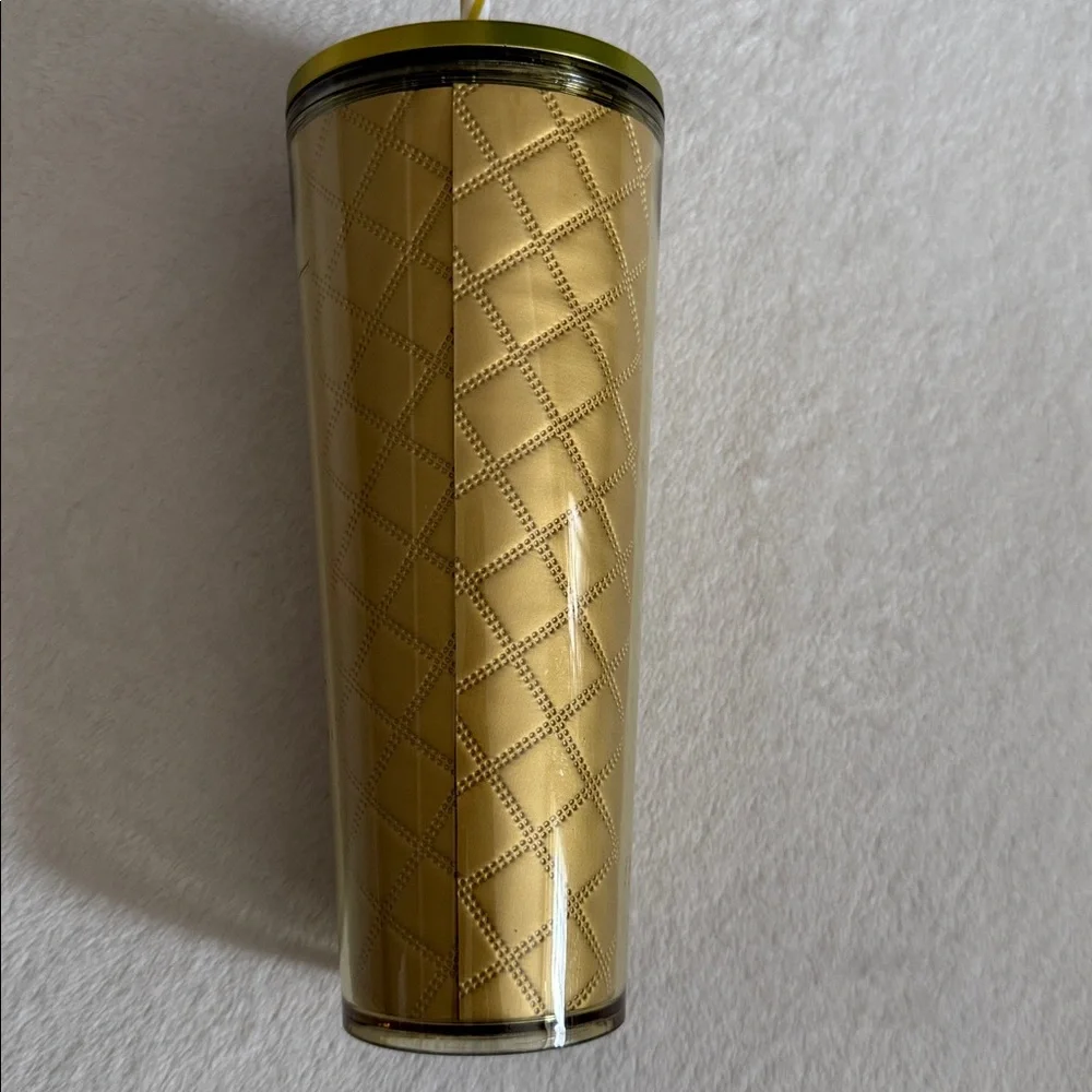 {NWT} Starbucks | Holiday 2024 Gold Quilted Metallic Venti Cold Cup Tumbler 24oz